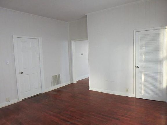 4th image of 711 Rose Ave