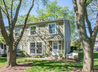 1664 Valley Forge Ct APT D, Wheaton, IL 60189