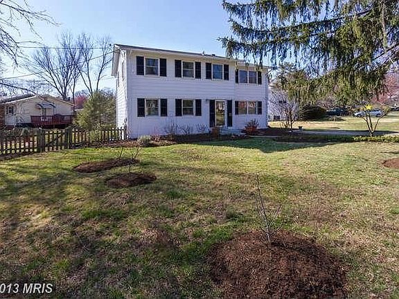 2nd image of 2544 Marymount Ln
