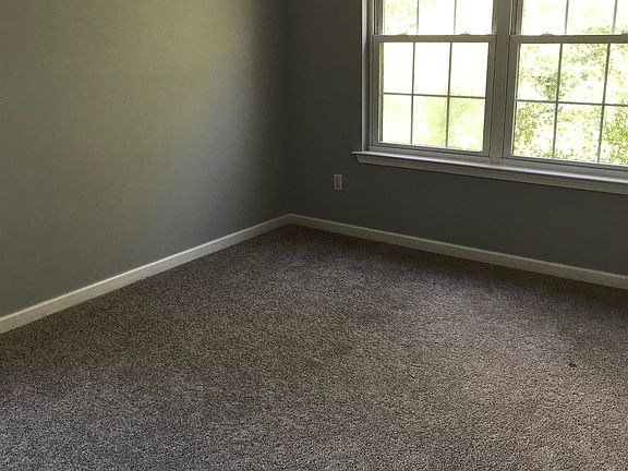 4th image of 136 Sussex Pl