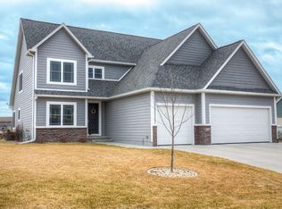 1715 SE Snowberry Cir, Ankeny, IA 50021