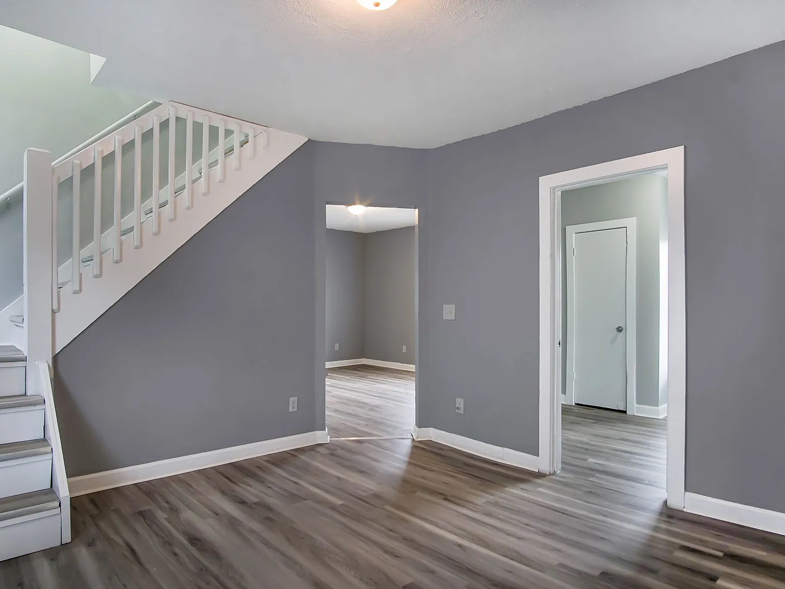 Coming Soon - Large 4 Bedroom in Mishawaka! — Photo 2