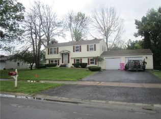 179 Brooklea Dr, Rochester, NY 14624