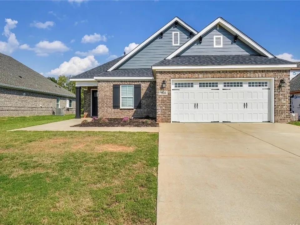 994 Pearl Dr