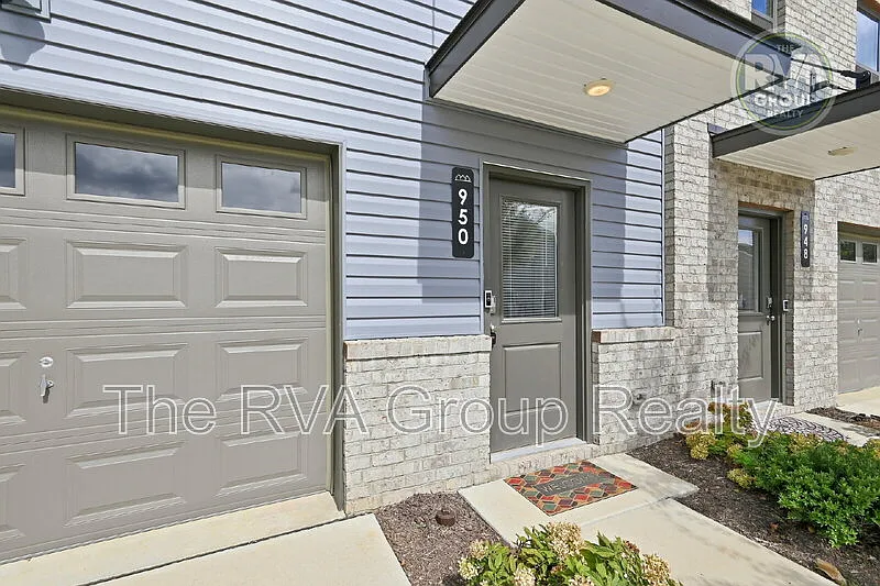 3 bed, 2.5 bath, 1500 sqft, $2,495 — Photo 2