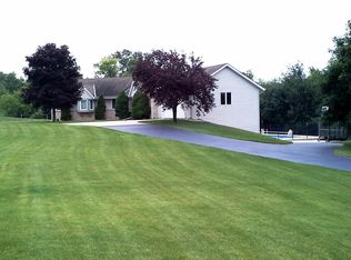 W292S6868 Valley Woods Pass, Mukwonago, WI 53149