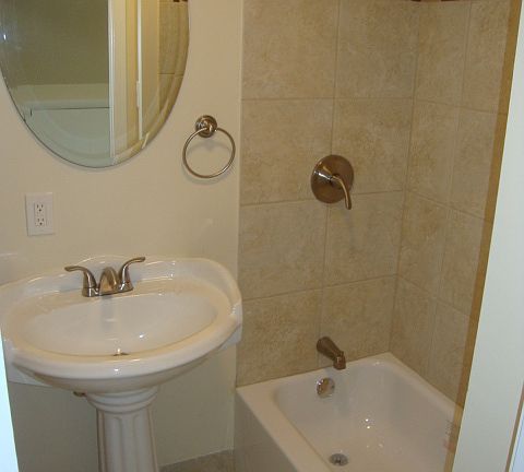 3rd image of 3555 Grosvenor Rd