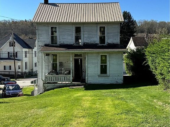 3rd image of 517 Main St
