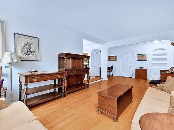 3rd image of 6940 Yellowstone Blvd APT 202