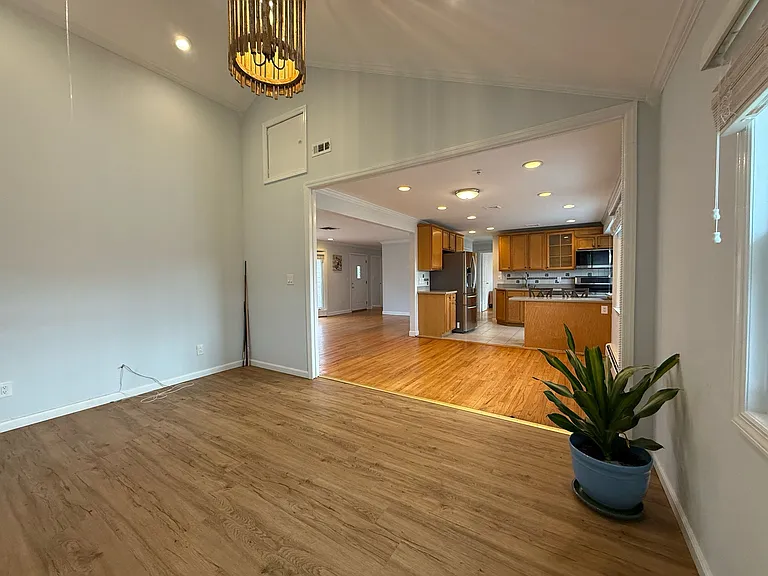 4 Edna Dr — Photo 6