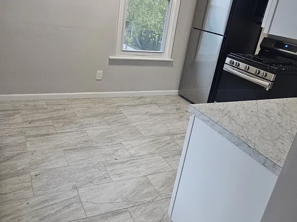 779 Montgomery Street image 5 of 12