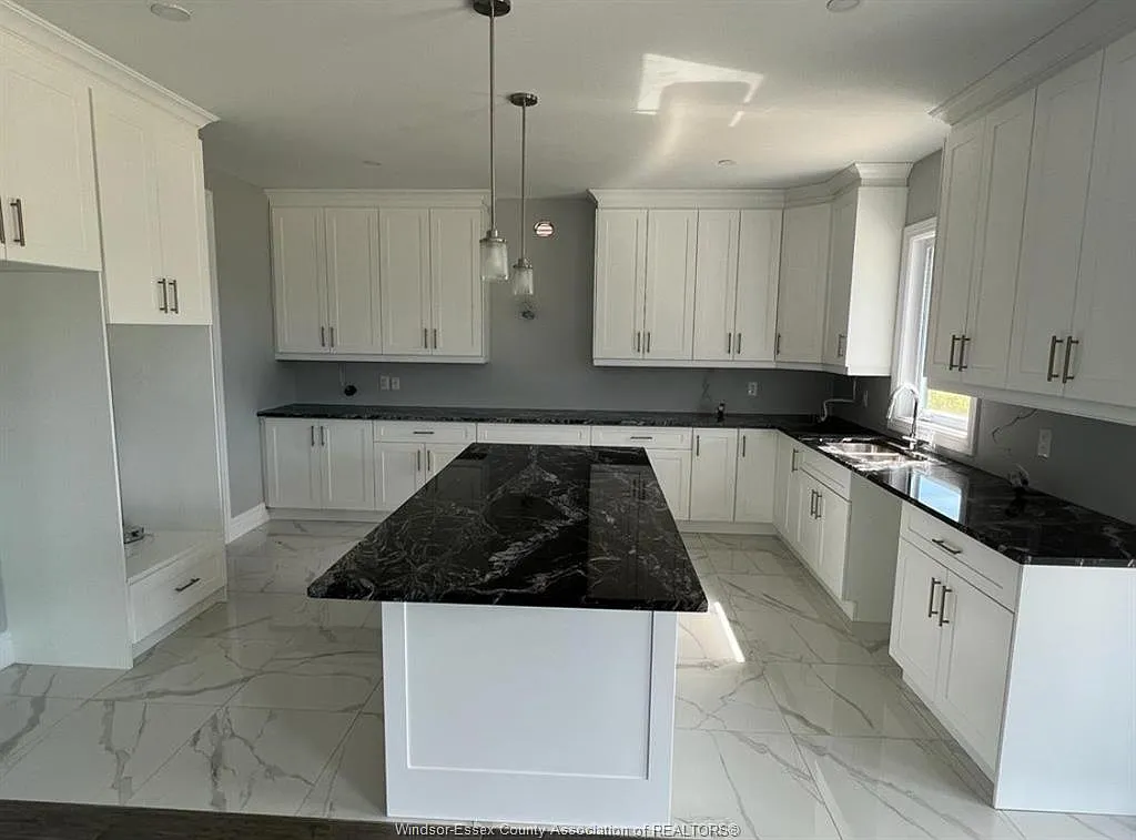 4 bed, $3,600 — Photo 4