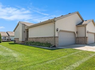 53252 Glen Oak Dr, Chesterfield, MI 48051