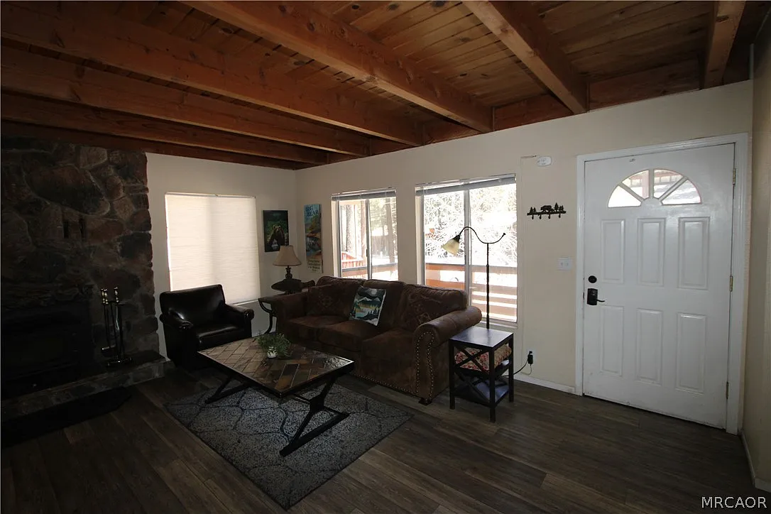 3 bed, 2.0 bath, 1150 sqft, $1,950 — Photo 4