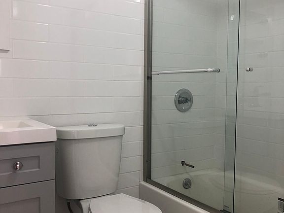 5th image of 292 Merrymount Ave