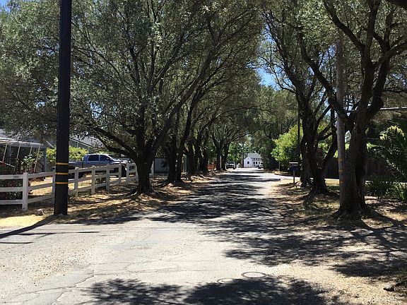 4th image of 18365 Cottonwood Ave