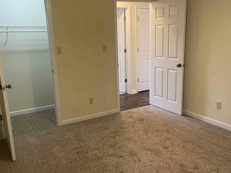 1114 Gregory Oaks Ln — Photo 7