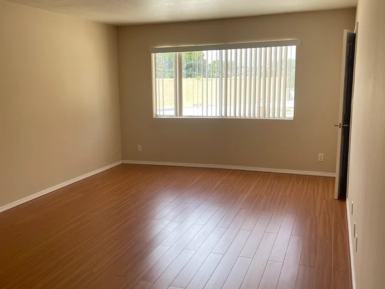11252 Peach Grove St — Photo 10