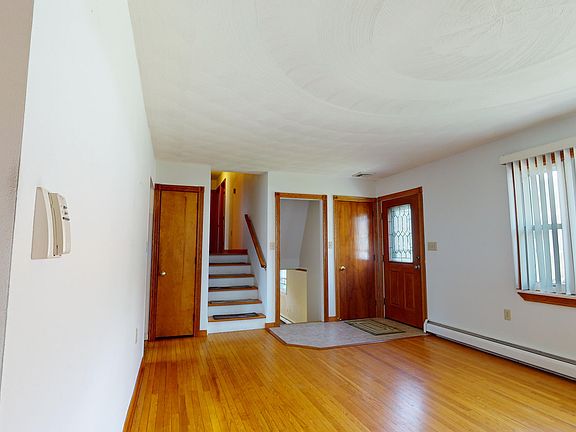 4th image of 2522 Waldman Dr
