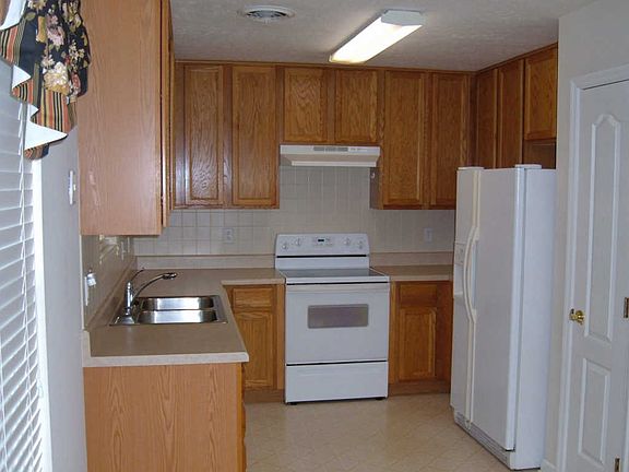 4th image of 3908 Saylor Ct