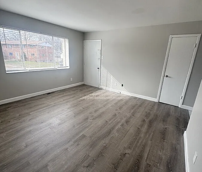 10952 Saxonhall Dr #2 — Photo 5