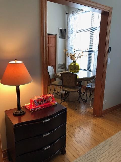 2nd image of 900 N Western Ave APT 3ME