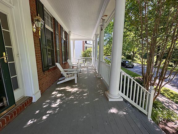 2nd image of 307 Creek Valley Ln