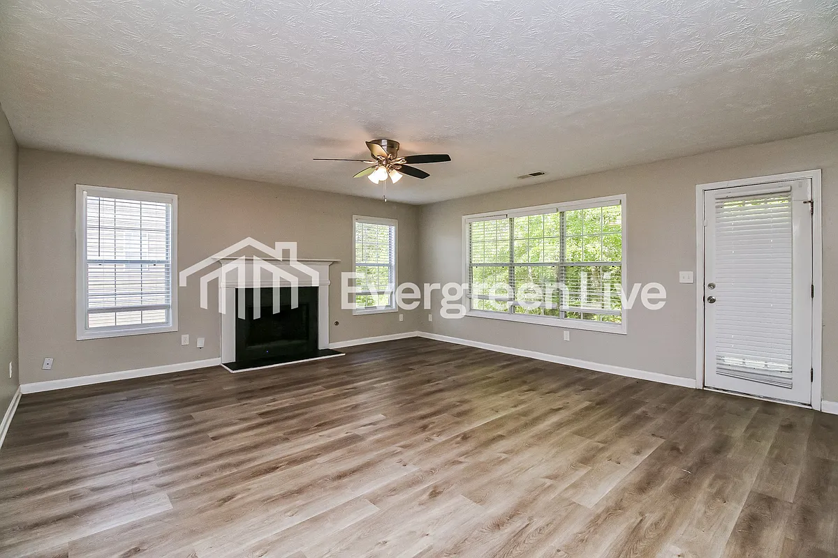 Building Photo - 2250 Harmony Lakes Cir