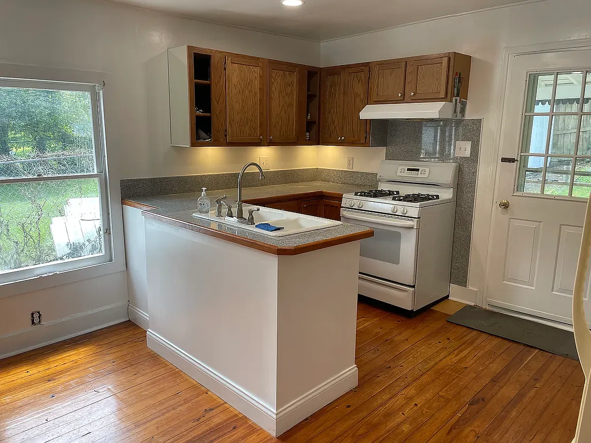 3 bed, 1.5 bath, 1344 sqft, $1,500 — Photo 4
