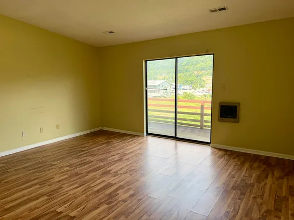 151 Weslee Way APT 5, Hazard, KY 41701