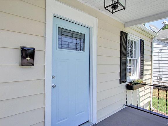 4th image of 1712 National St