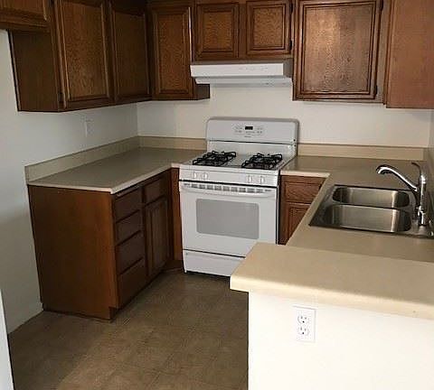 2nd image of 1021 W Angeleno Ave APT 211