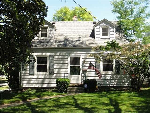 2nd image of 2058 Talbot St