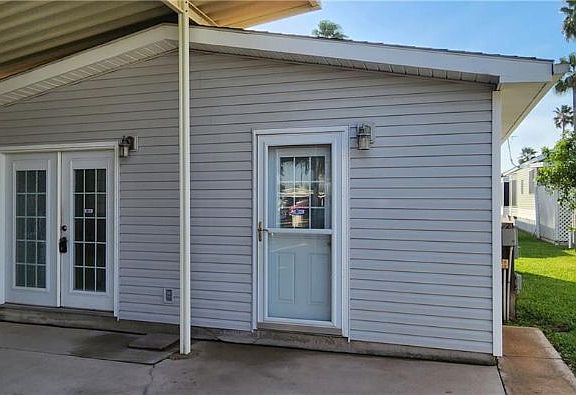 4th image of 2404 Starling Cir W