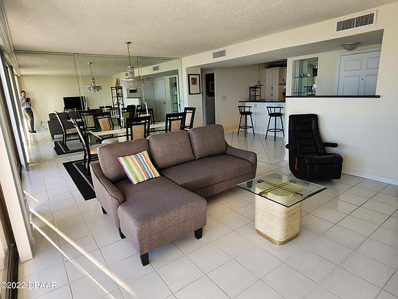 5th image of 2828 N Atlantic Ave #1404