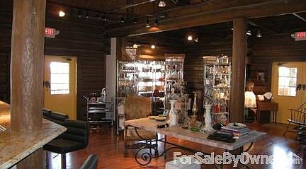 A view of the dining and display area