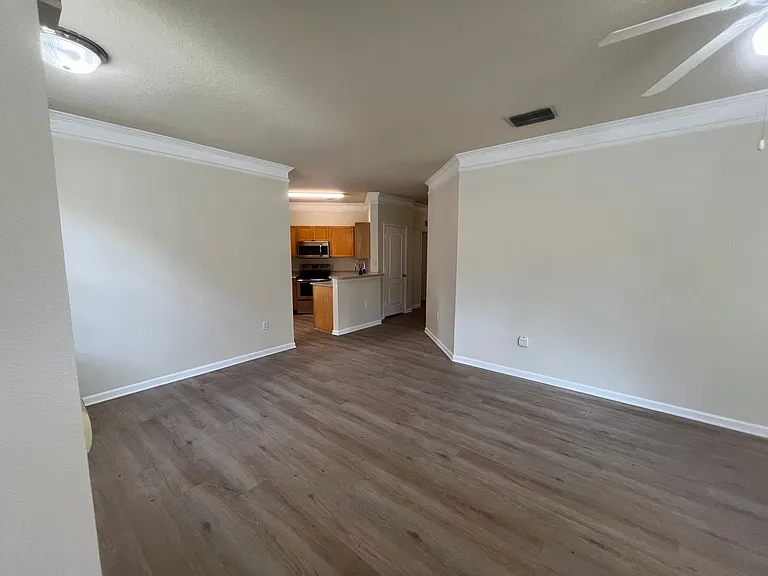 8819 Villa View Cir #107 — Photo 4