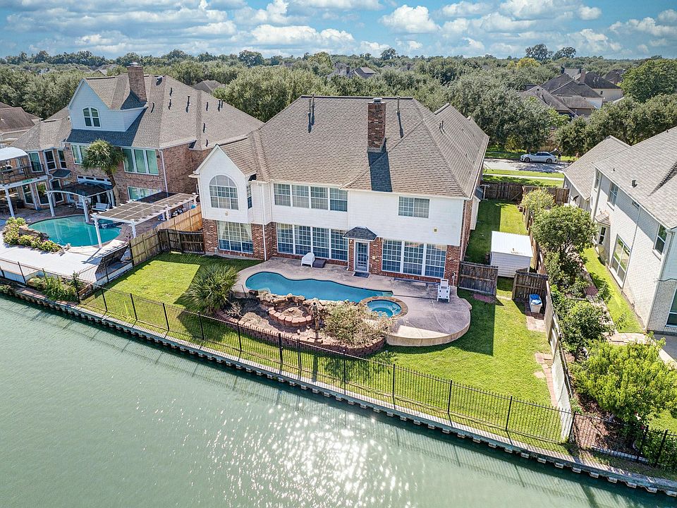 1st image of 1907 Waterside Dr