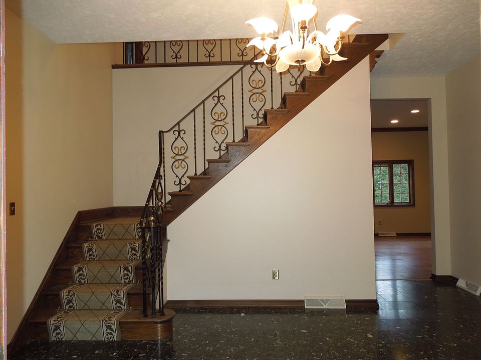 1st image of 4440 Twin Oaks Dr