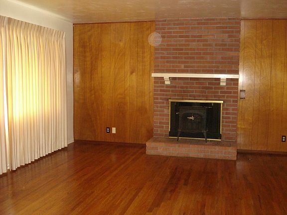 Living room with fireplace