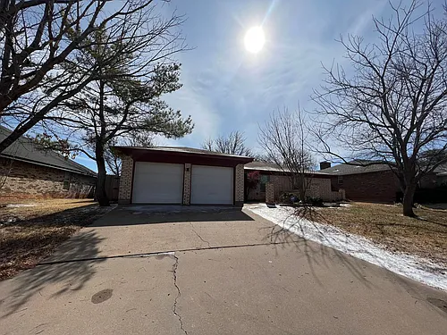 8001 Weehunt Ct Photo 1