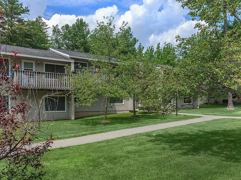 50 Pembroke Dr — Photo 15