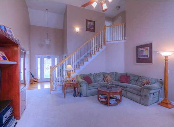 3rd image of 1010 Cody Ln