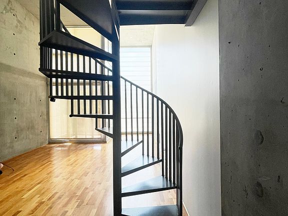 3rd image of 855 Folsom St APT 332