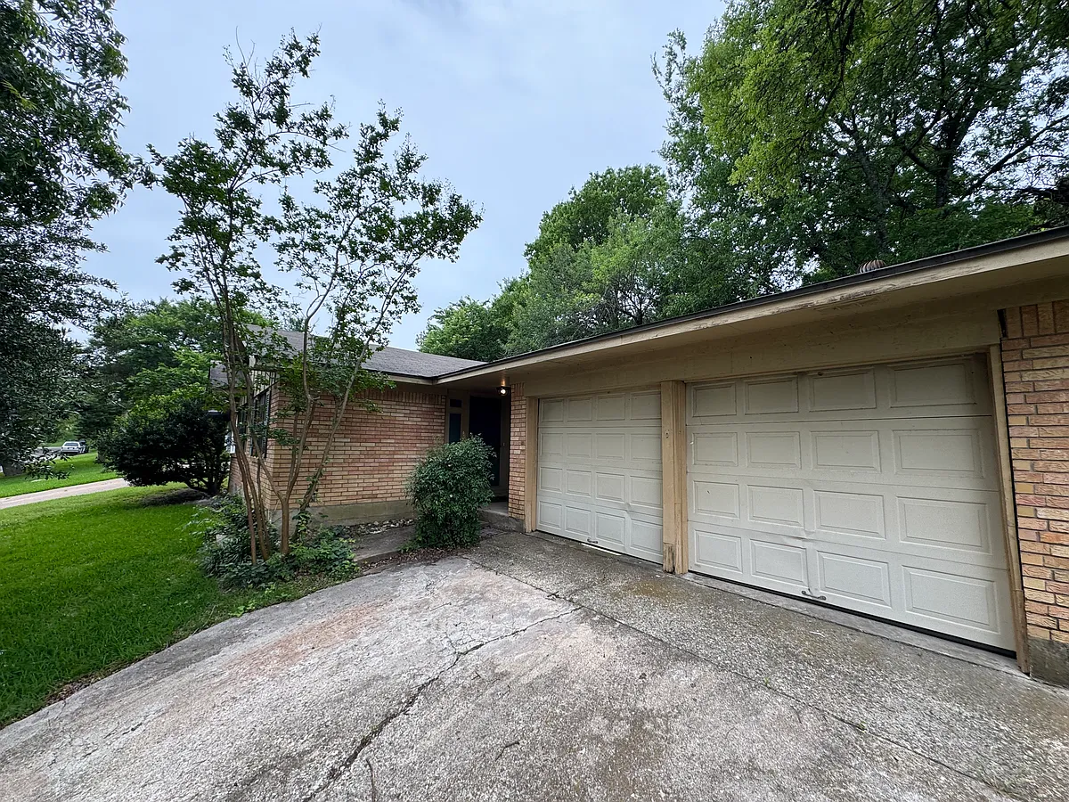 Building Photo - 524 Brookwood Dr