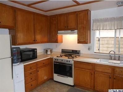 2nd image of 581 Lantana St