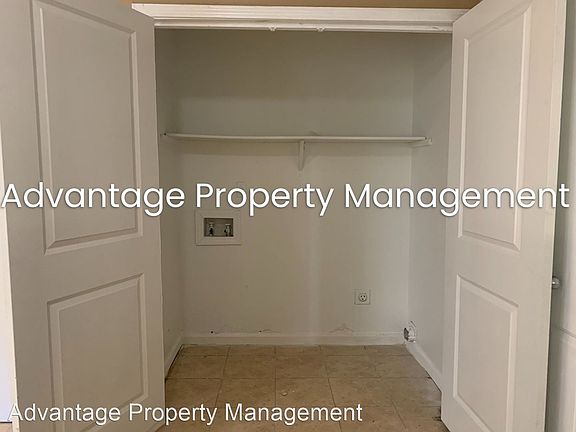 5th image of 4411 Janssen Dr