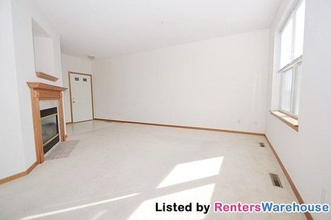 5th image of 5205 Holly Ln N Unit 5