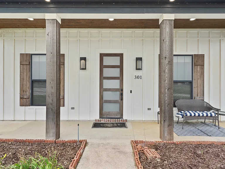 301 Rosedown Ln — Photo 28
