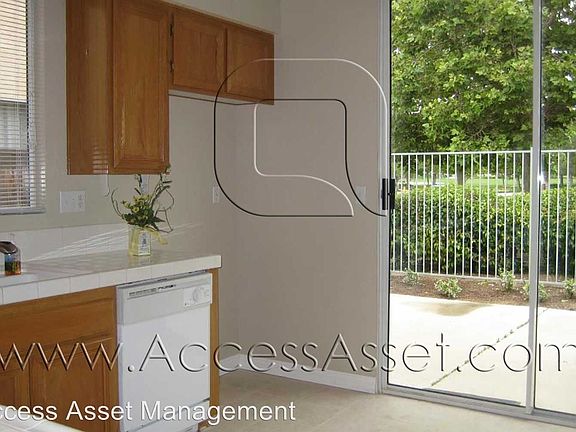 3rd image of 39550 Warbler Dr